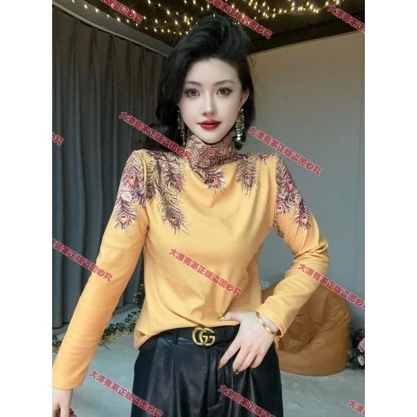 【秋冬新款】羽毛半高领磨毛加厚洋气时尚重工烫钻长袖打底衫女8231