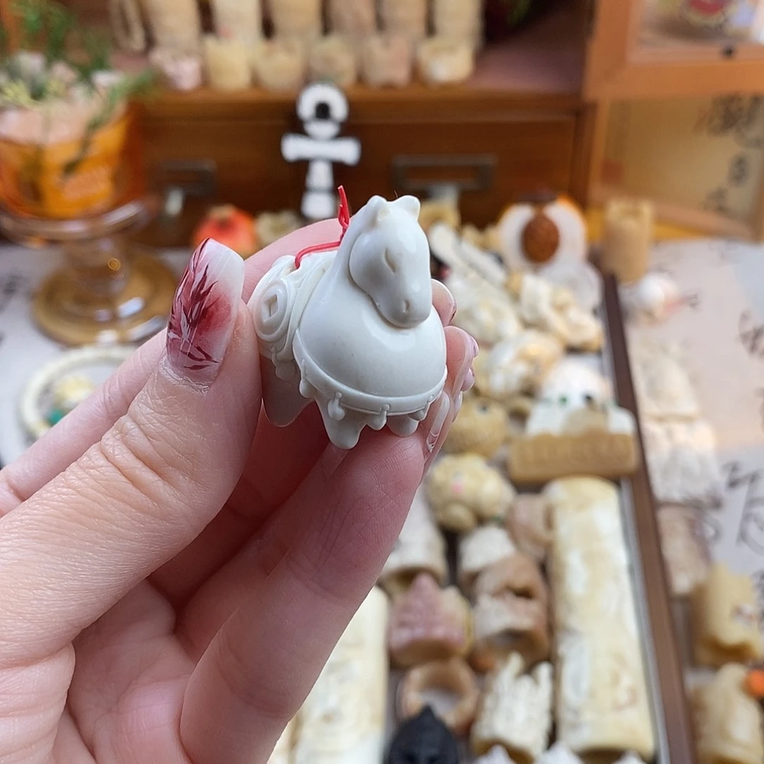 鹿骨把件柚**托M9鹿角雕刻的马