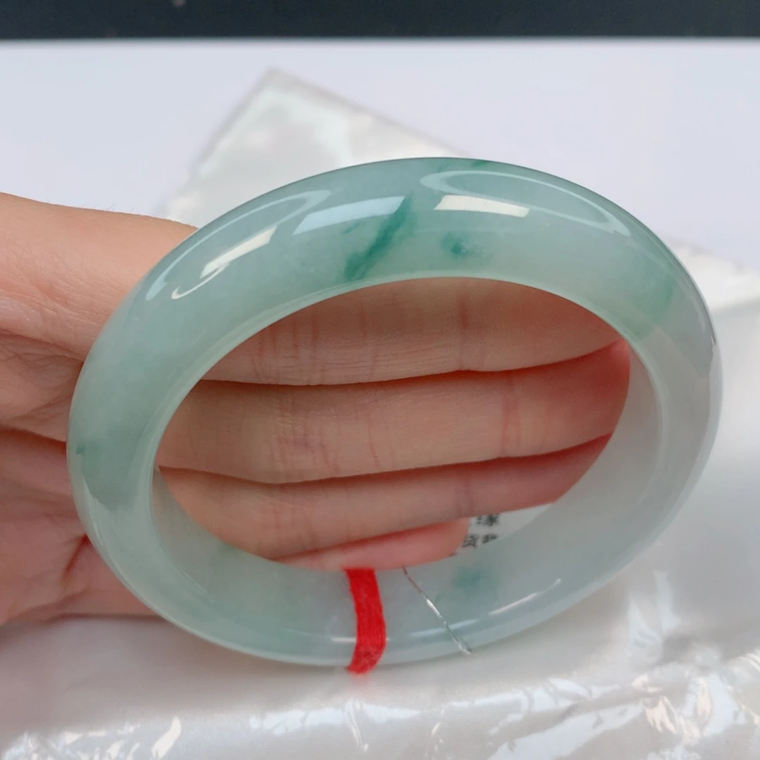 翡翠手镯未镶嵌一***?55.7正圈