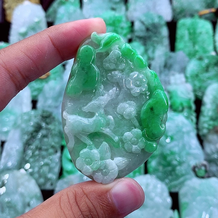 吊坠(不含链)未镶嵌翡翠
