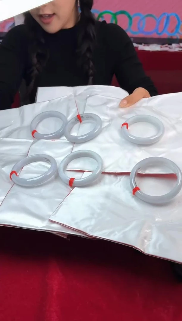 【胖胖推荐】天然翡翠手镯-多样性发一件