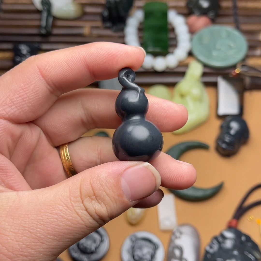 和田玉挂件未镶嵌