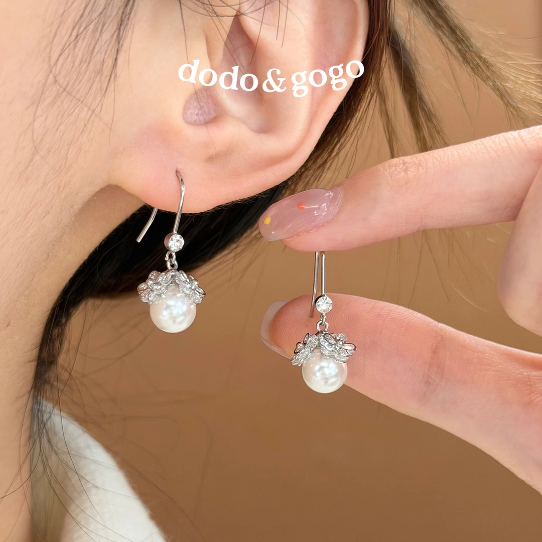 DODOGOGO 合金合成锆石耳饰 三小花珠珠耳钩气质轻奢时尚百搭耳环