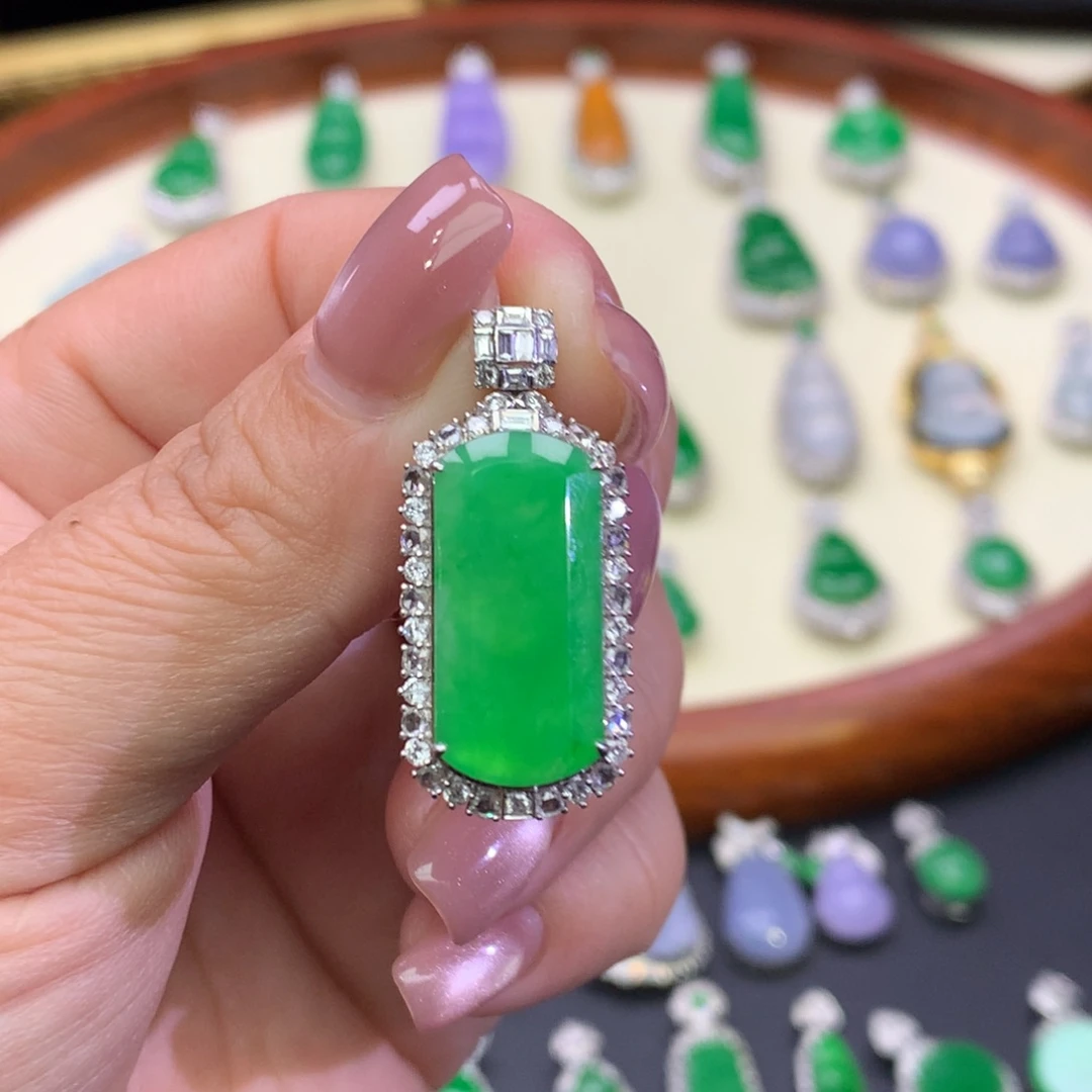 翡翠18K金镶嵌吊坠(不含链)