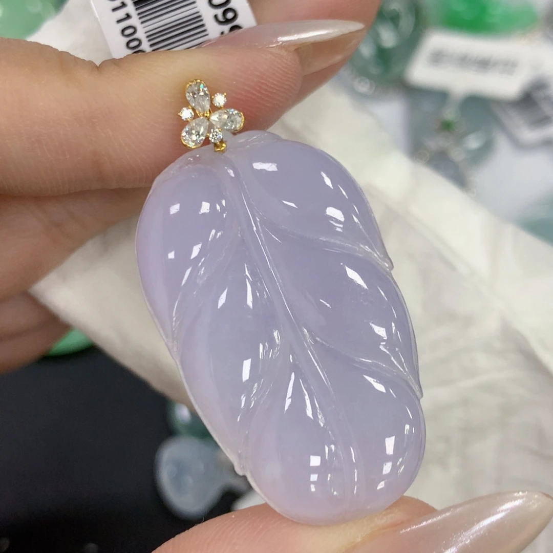 颈饰18K金镶嵌翡翠