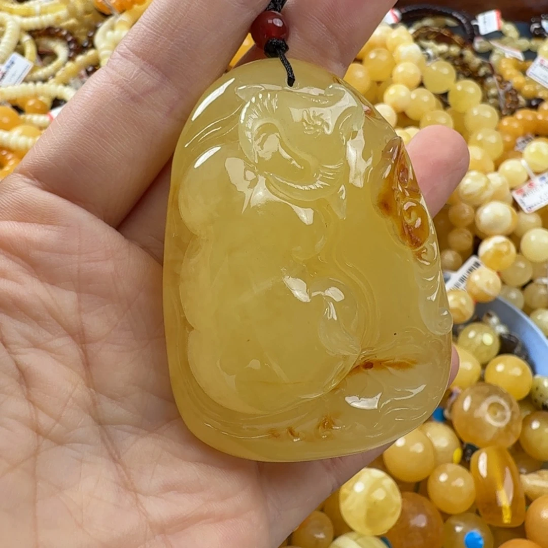 未镶嵌琥珀珠宝奇石