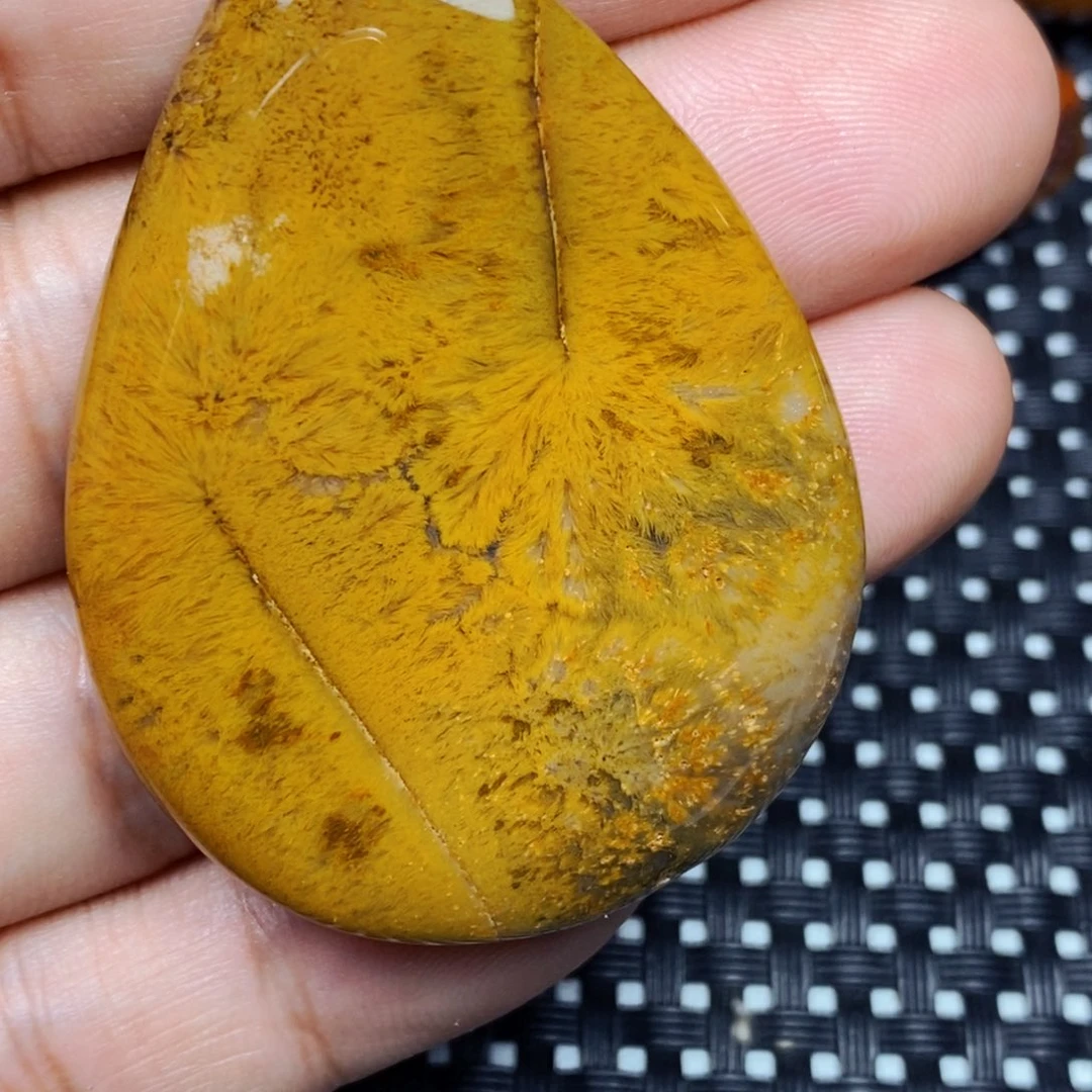 未镶嵌颈饰玛瑙/玉髓无*