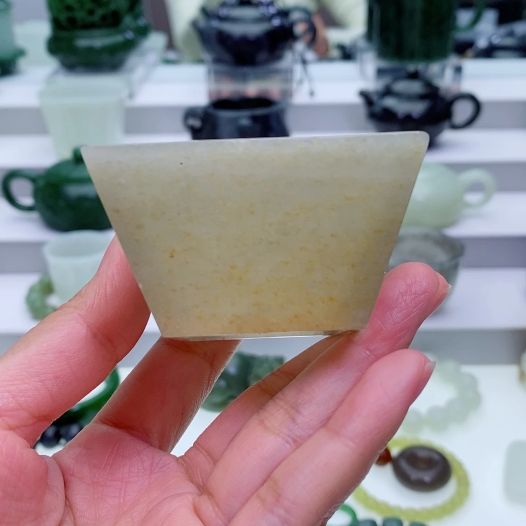 和田玉未镶嵌摆件杯子