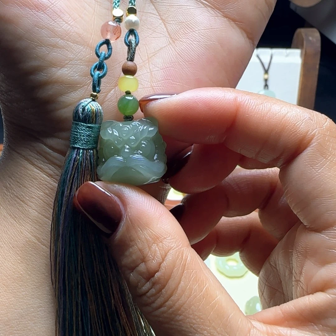 和田玉未镶嵌手机链