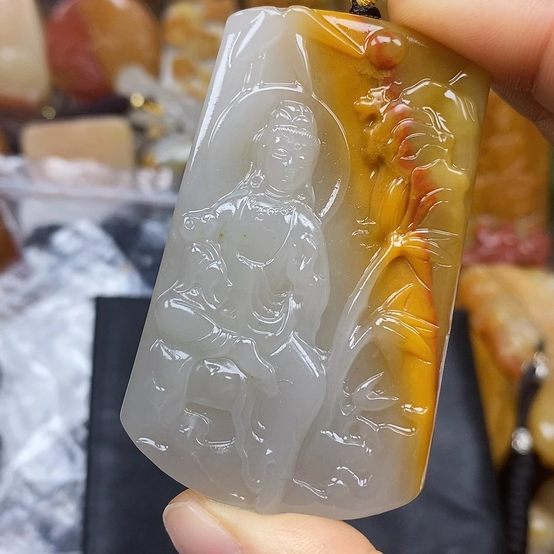 石英质玉（黄龙玉）颈饰未镶嵌