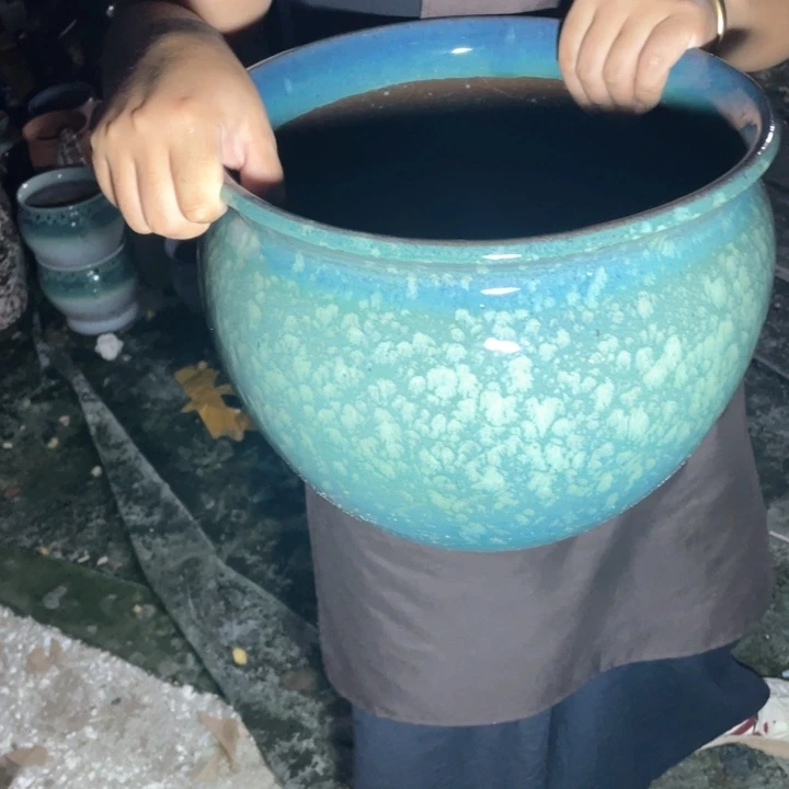 紫砂花盆口30高25瑕疵瑕疵