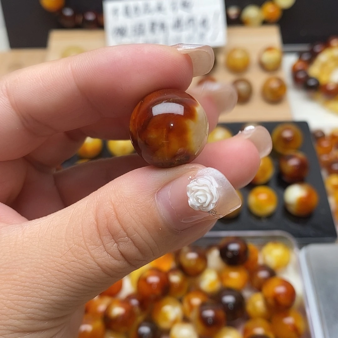 z***y虫珀未镶嵌裸石蜜蜡