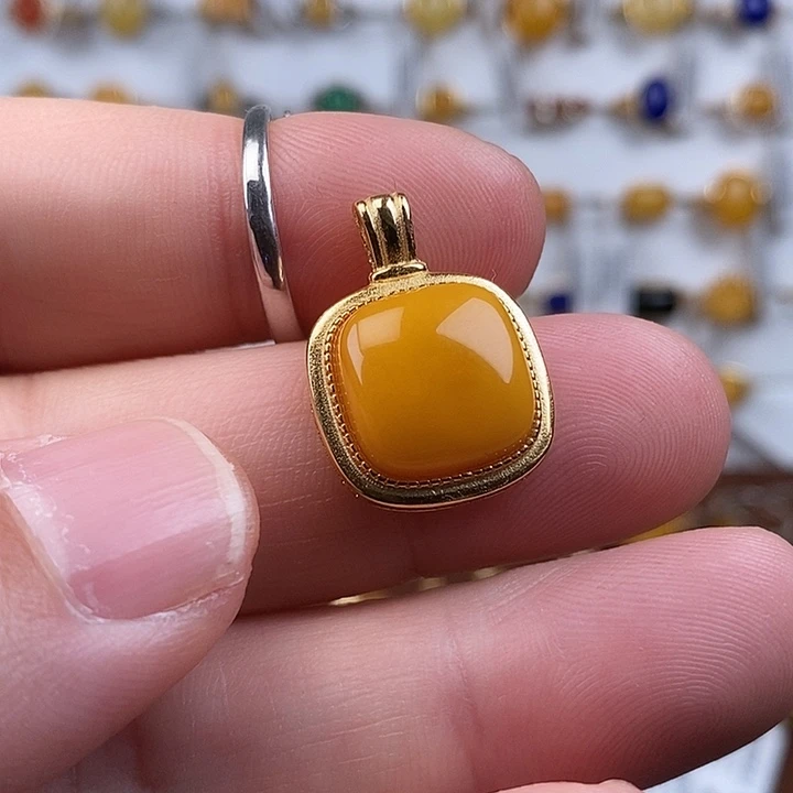 蜜蜡银S925镀金镶嵌吊坠(不含链)