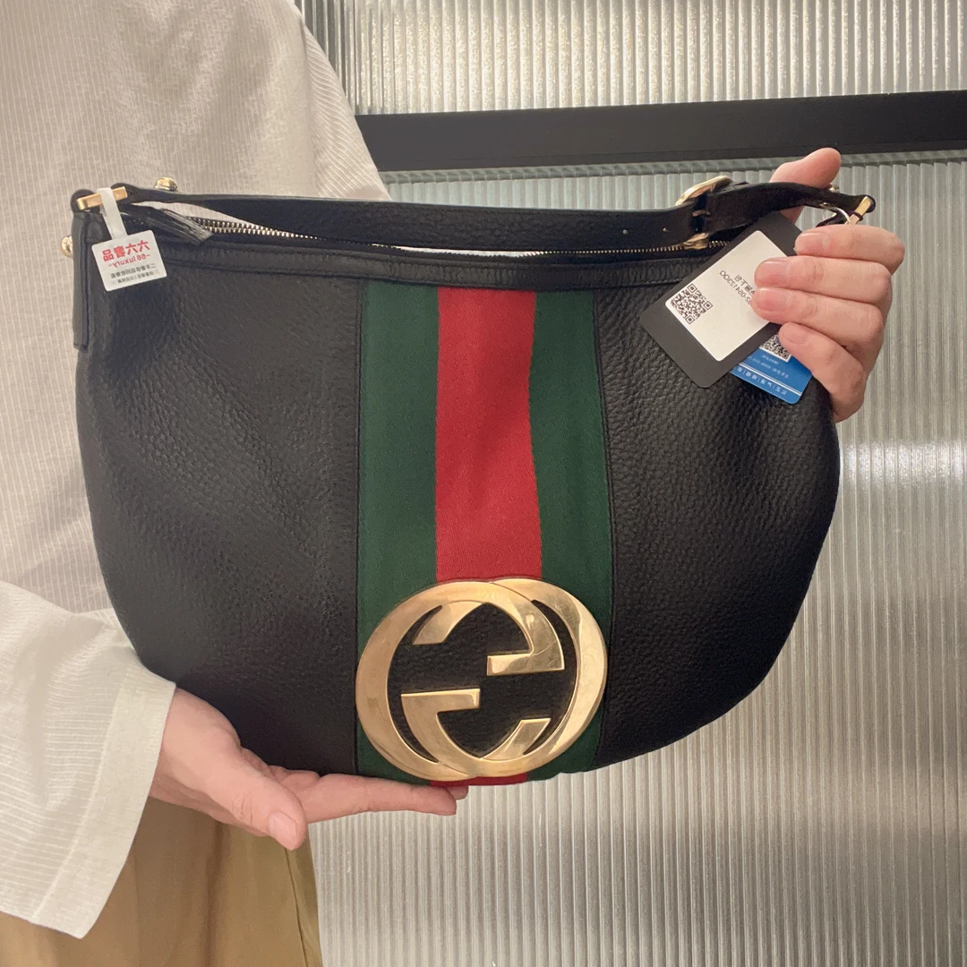 95新 GUCCI/古驰 【龙】82 0541 黑色荔纹大扣单肩包