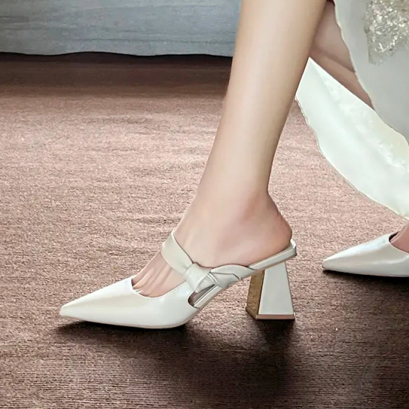 2025春夏新款小香风尖头半拖鞋女外穿时尚简约一字带后空穆勒鞋