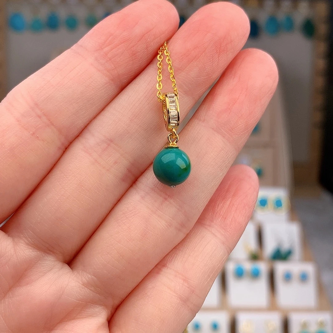 未镶嵌绿松石颈饰