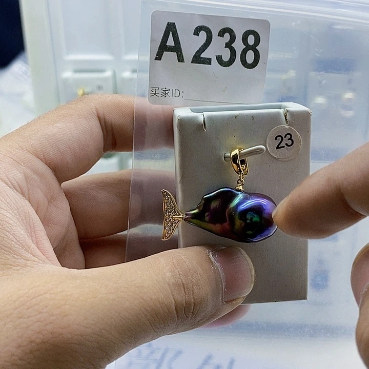 淡水珍珠合金颈饰