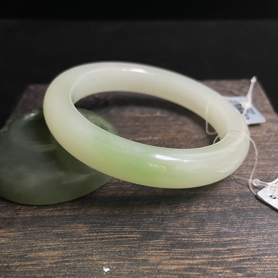 【國玉晓芸】1240和田玉手镯正装高货翠青白底翠手镯56圈口