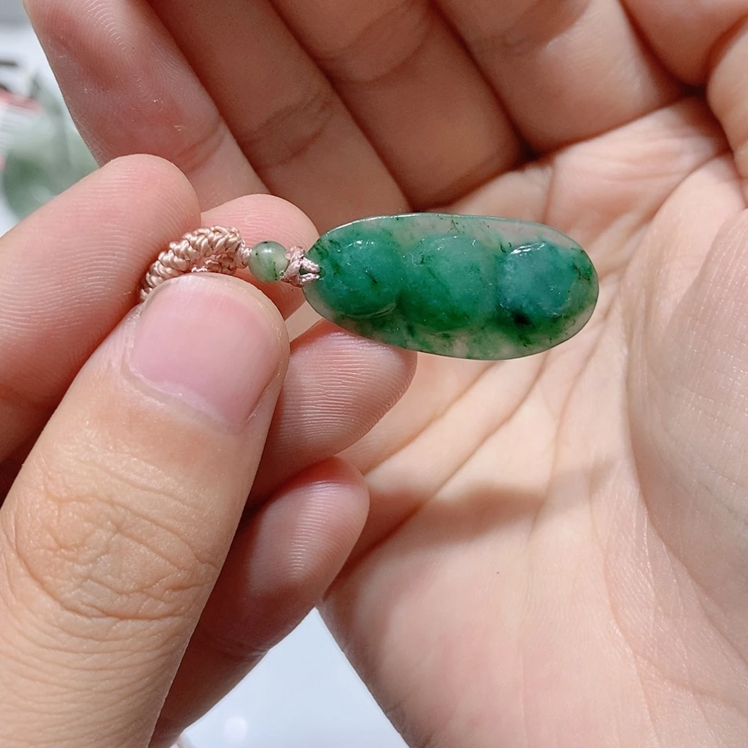 独山玉未镶嵌挂件