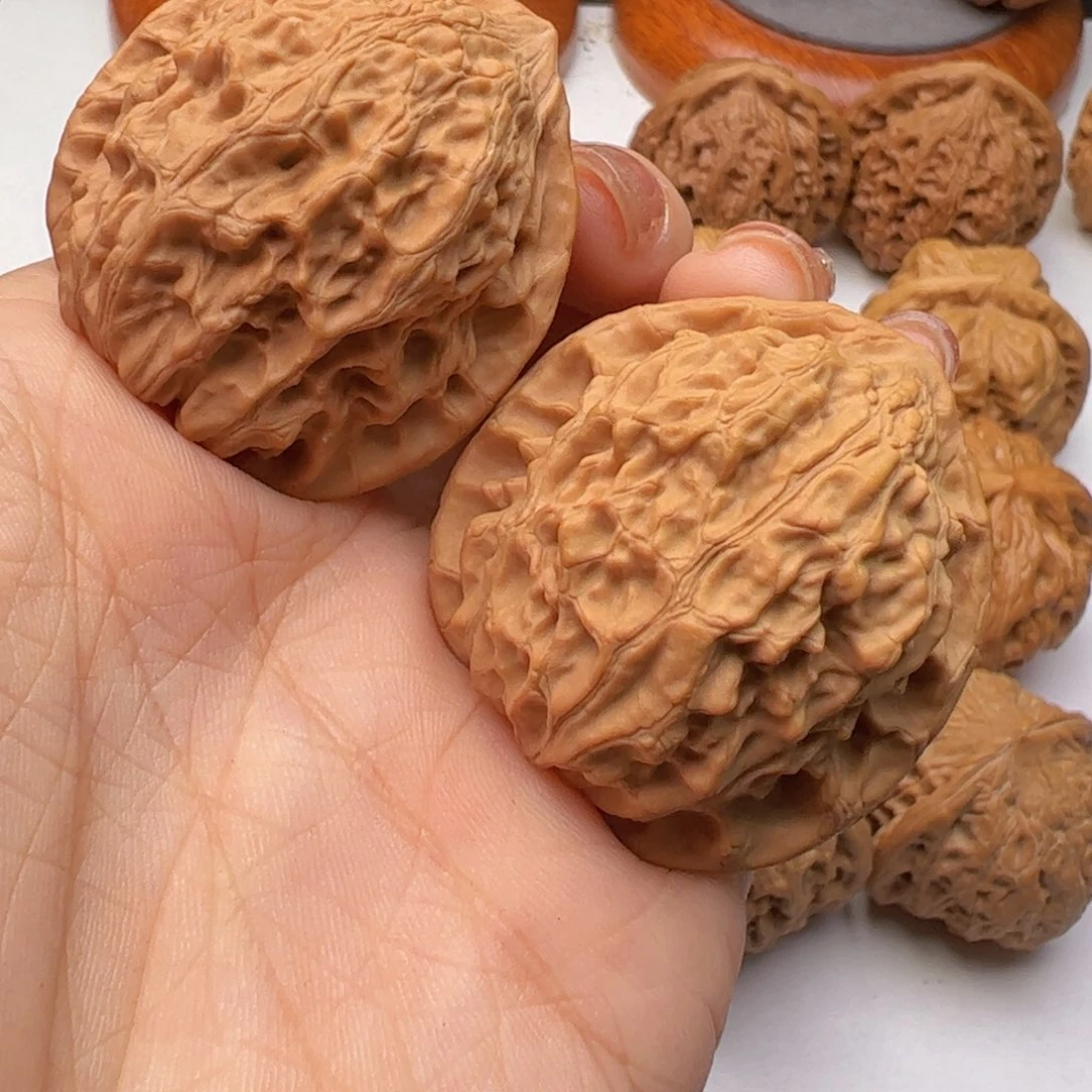 文玩核桃吊坠金牛38全品