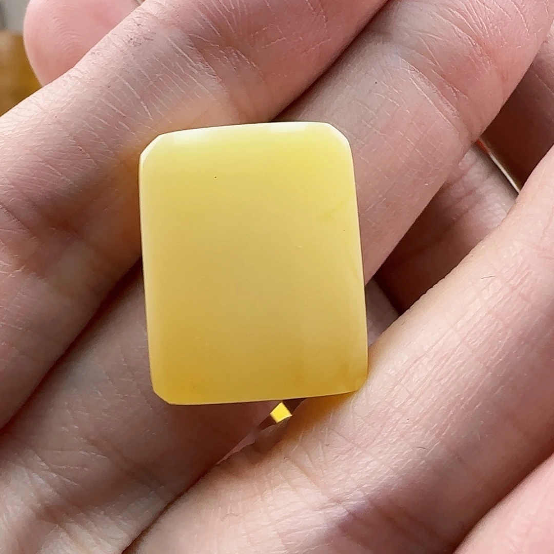 琥珀裸石未镶嵌蜜蜡