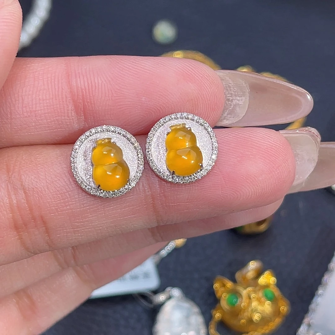18K金镶嵌翡翠耳饰葫芦
