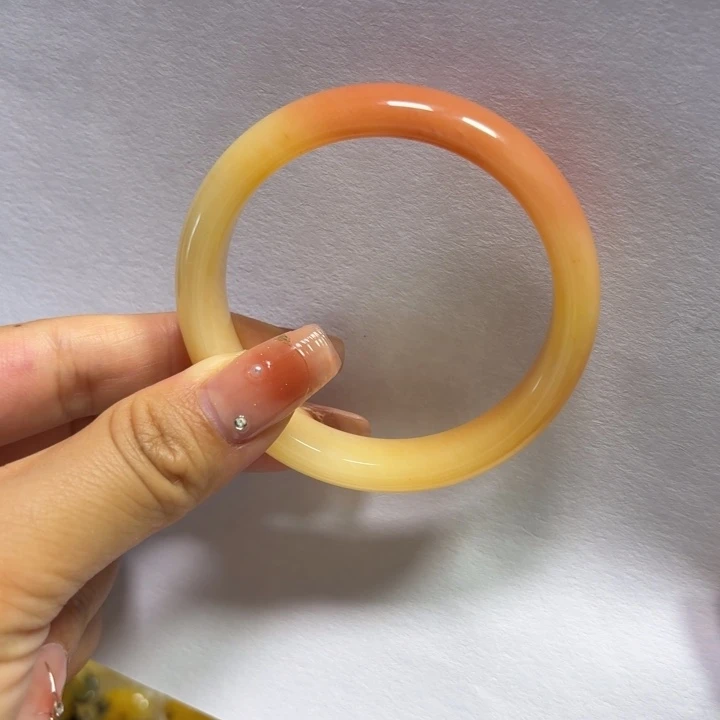 石英质玉（黄龙玉）未镶嵌手镯54.2圈口