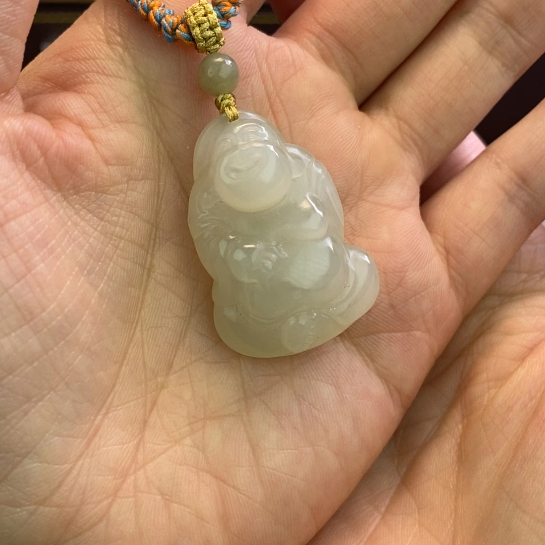 苏***曦和田玉未镶嵌颈饰