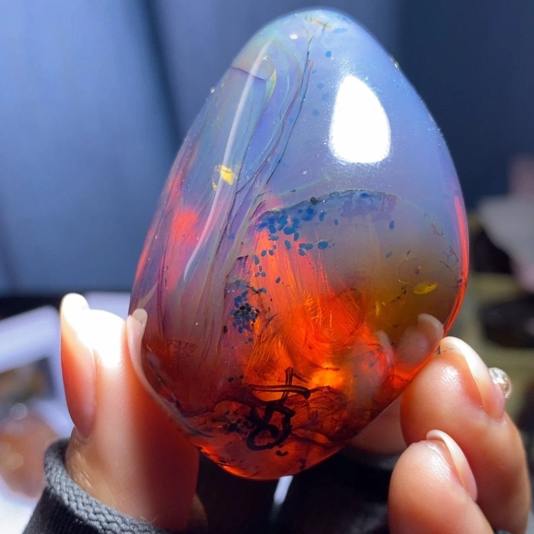 琥珀未镶嵌裸石变色龙