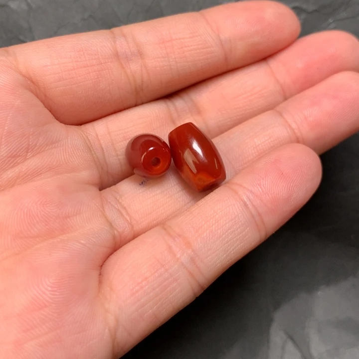 未镶嵌配饰南红玛瑙人**年