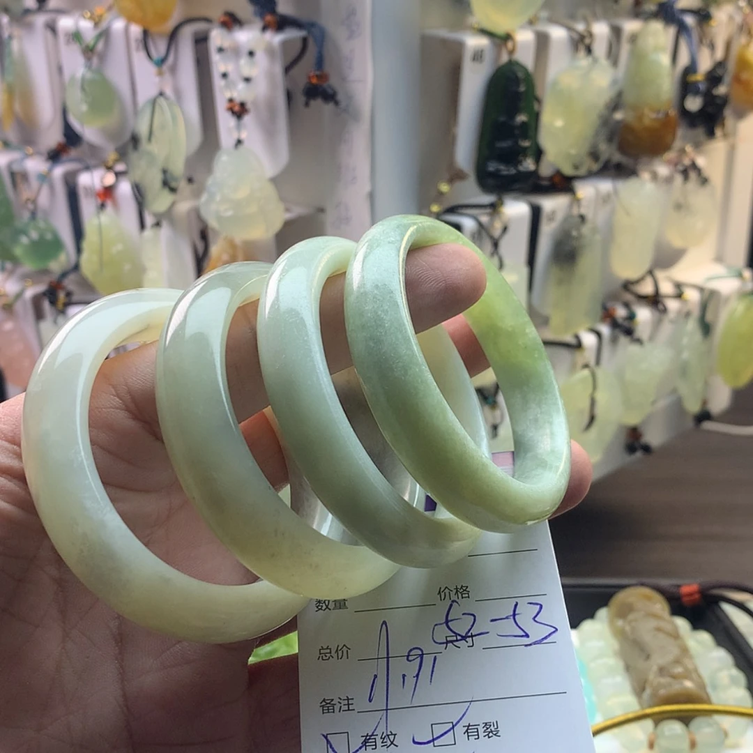 【闪购商品】蛇纹石玉颈饰未镶嵌