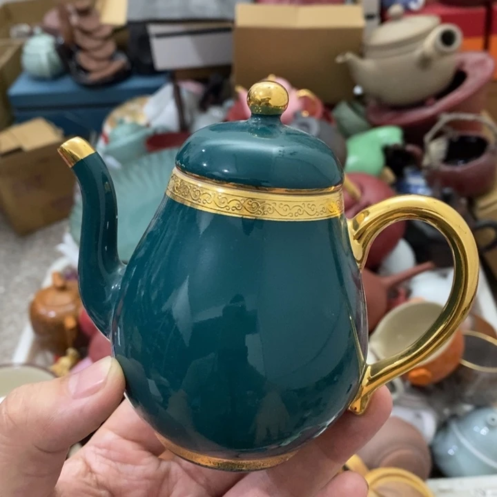 陶瓷艺术品及陶瓷壶