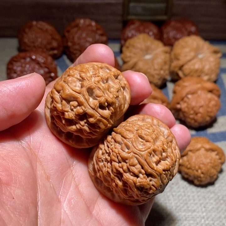 嚯***嚯文玩核桃吊坠核桃