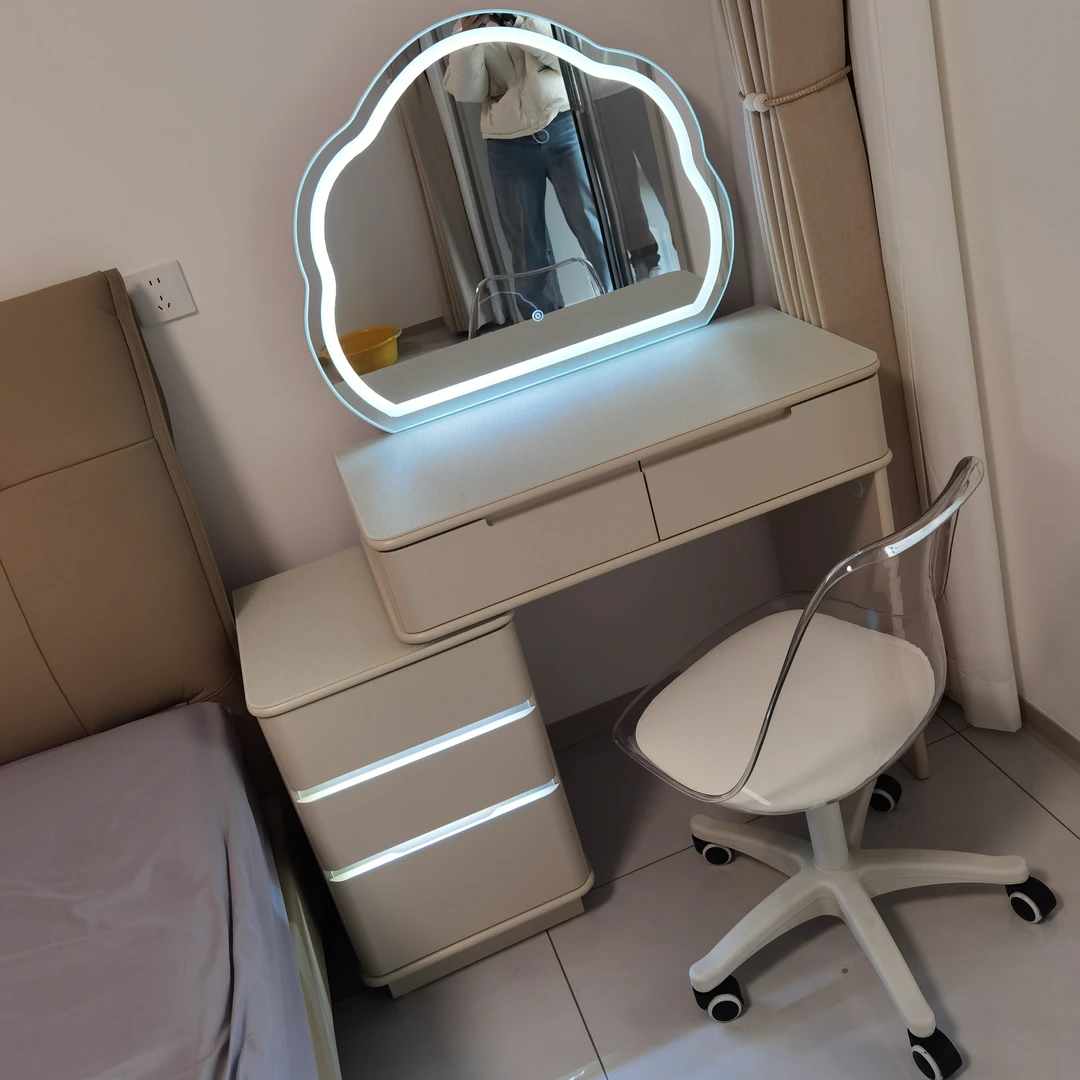 化妆桌简约现代2025新款轻奢高级小户型卧室烤漆梳妆台三斗柜一体