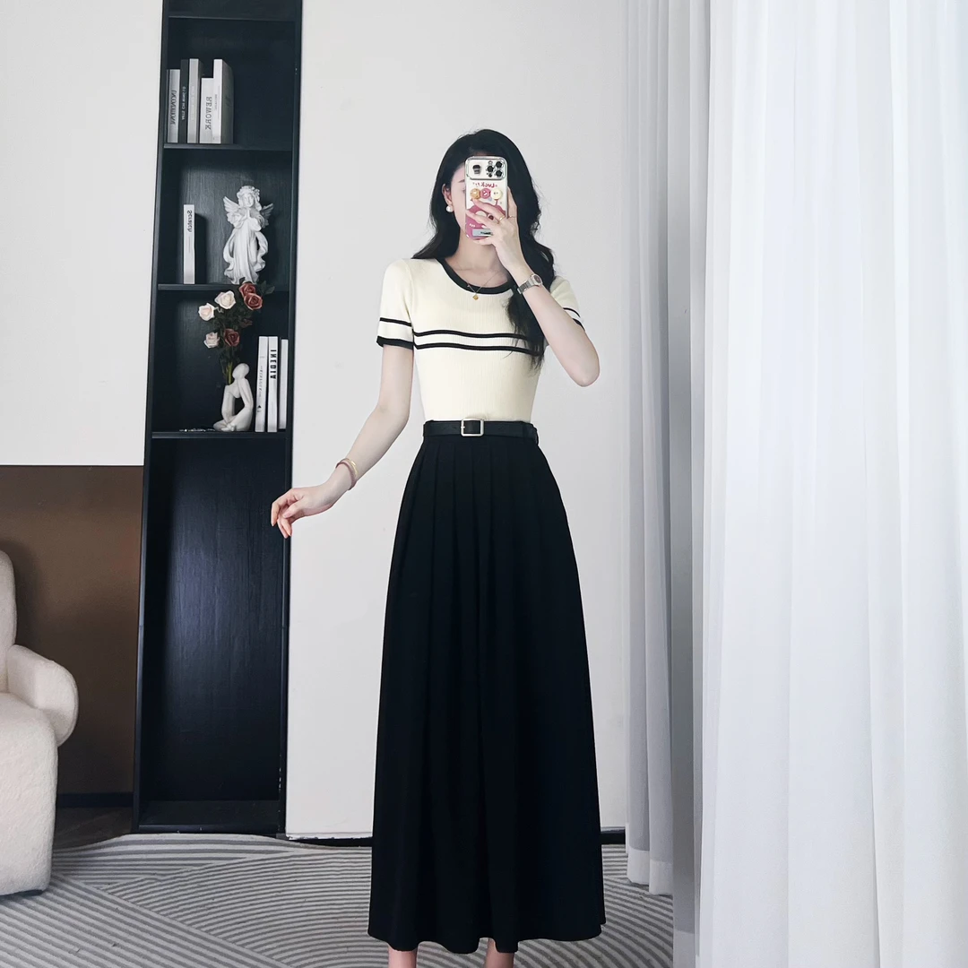 拉夏贝尔/25夏新法式通勤气质减龄显瘦短袖上衣+半身裙 10400 AXJ