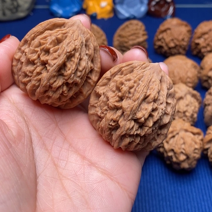 文玩核桃把件39尺麦穗虎头