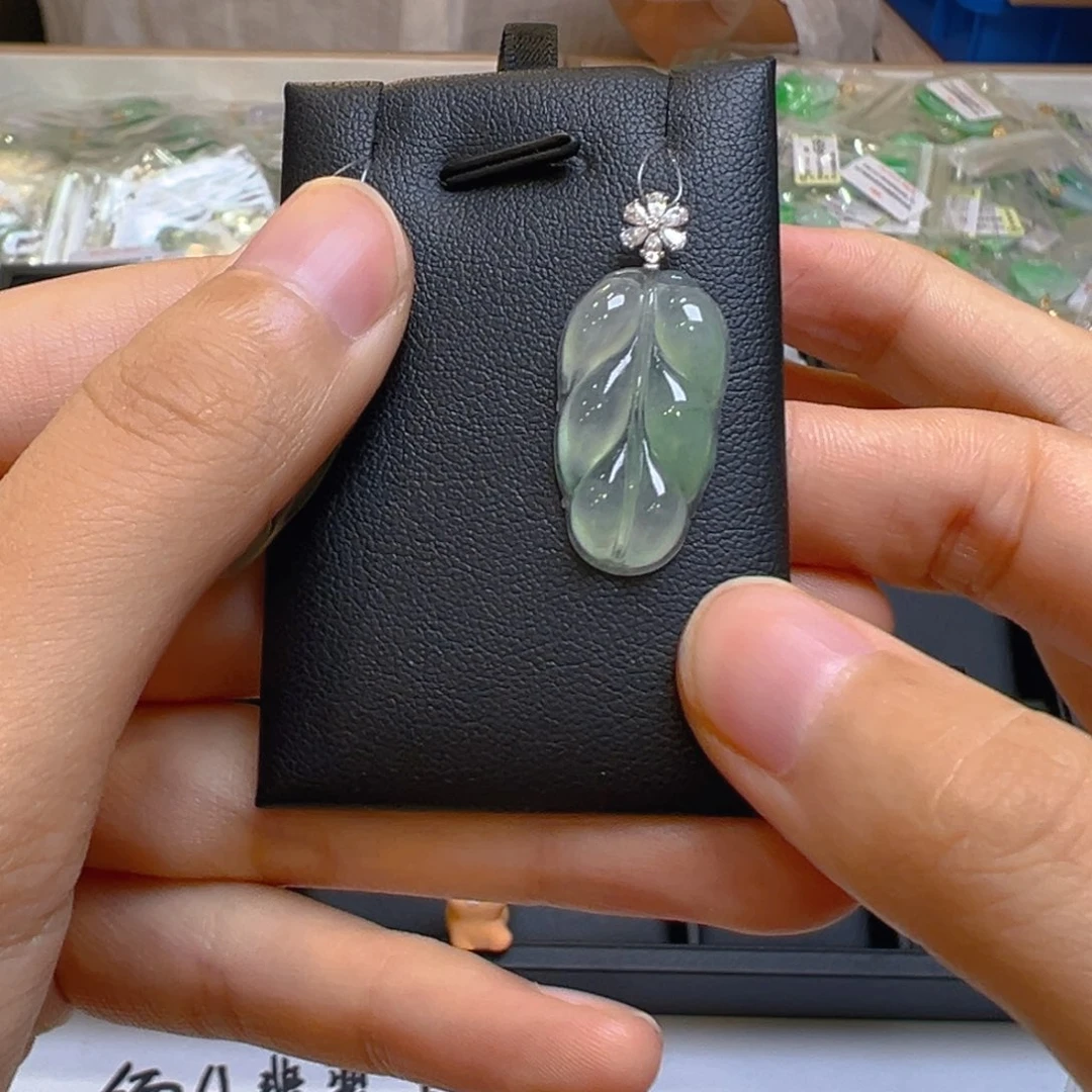 吊坠(不含链)18K金镶嵌翡翠