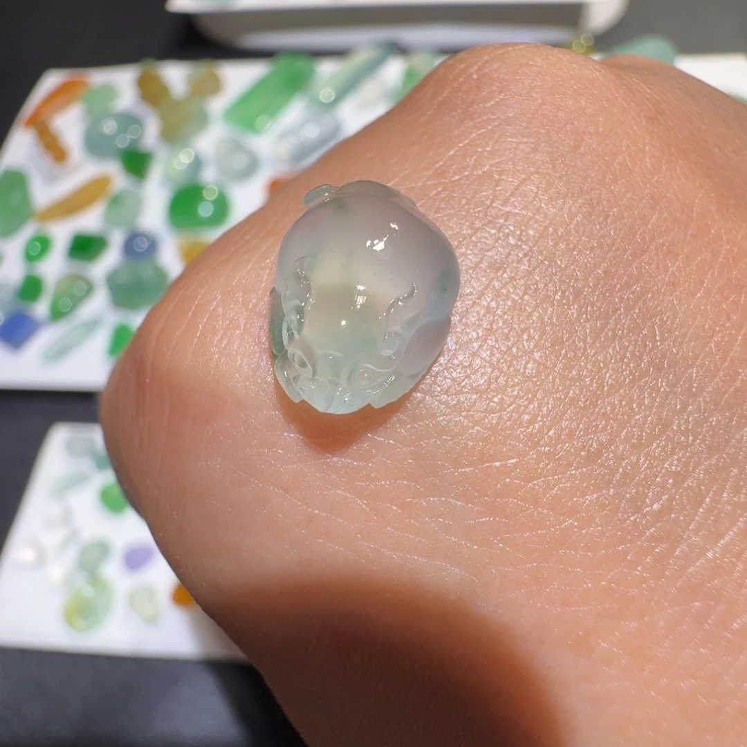 定制翡翠未镶嵌冰种起光金蝉