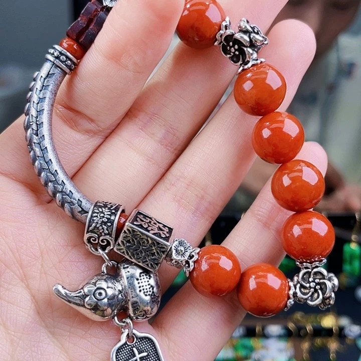 翡翠手镯未镶嵌饰品