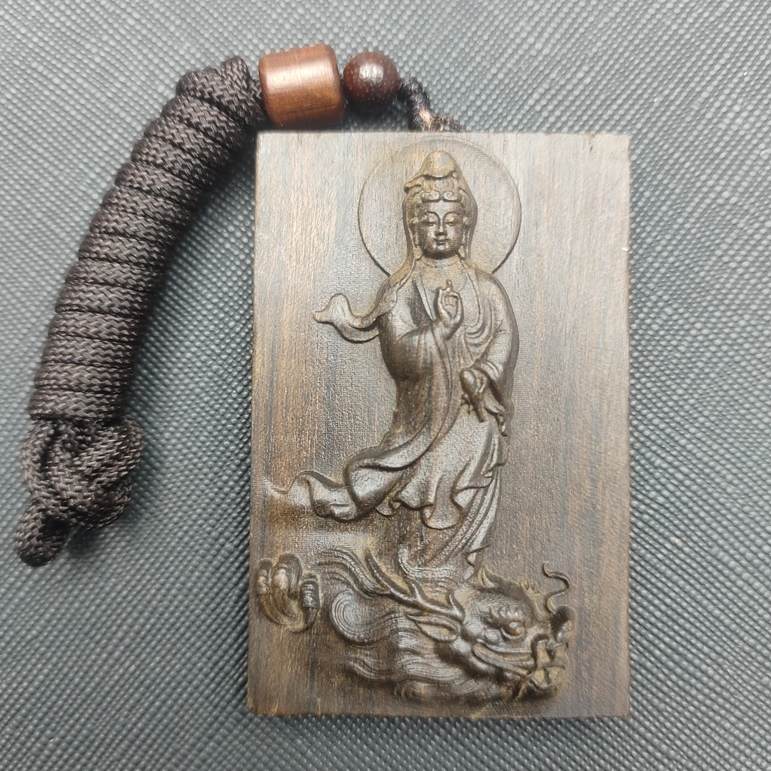 325沉木雕刻吊坠