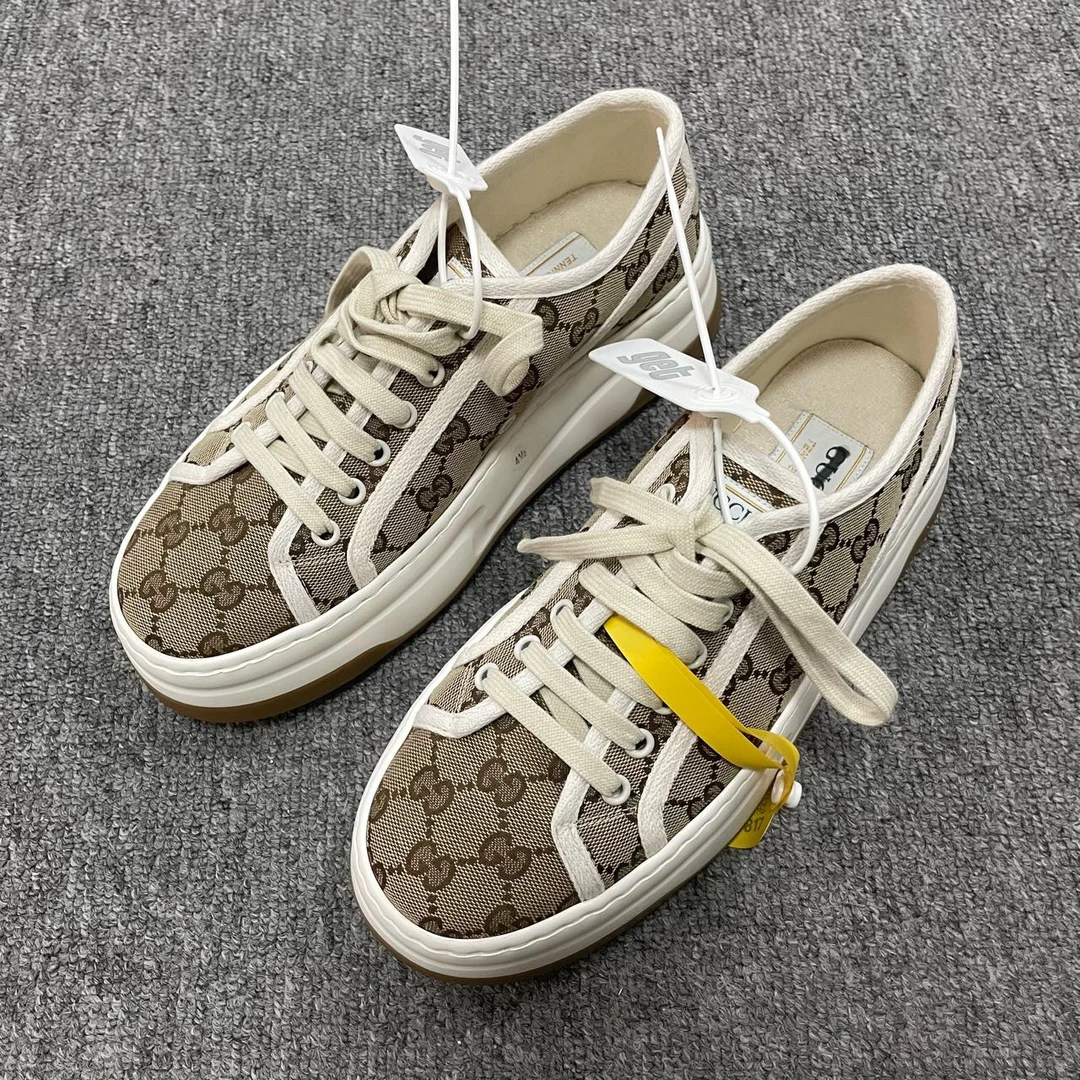 99新 GUCCI/古驰 GUCCI/古驰 低帮系带时尚板鞋  38.5码/5817