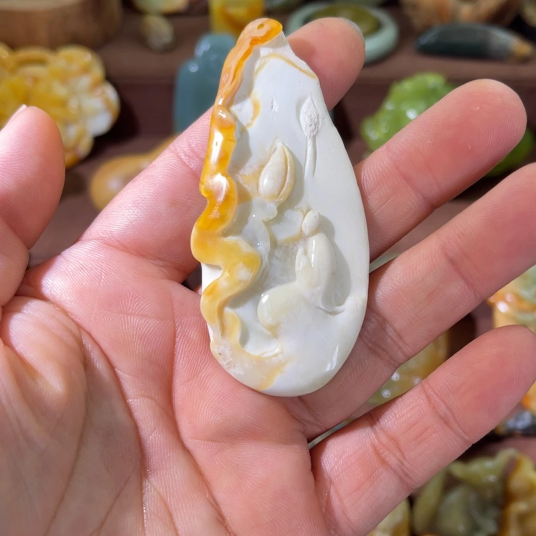 未镶嵌蛇纹石玉颈饰