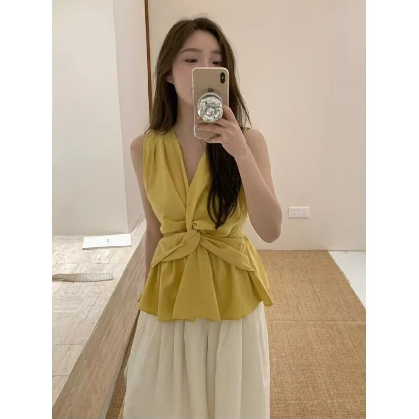 法式复古扭结黄色V领背心女夏季度假风收腰气质无袖棉麻小衫上衣