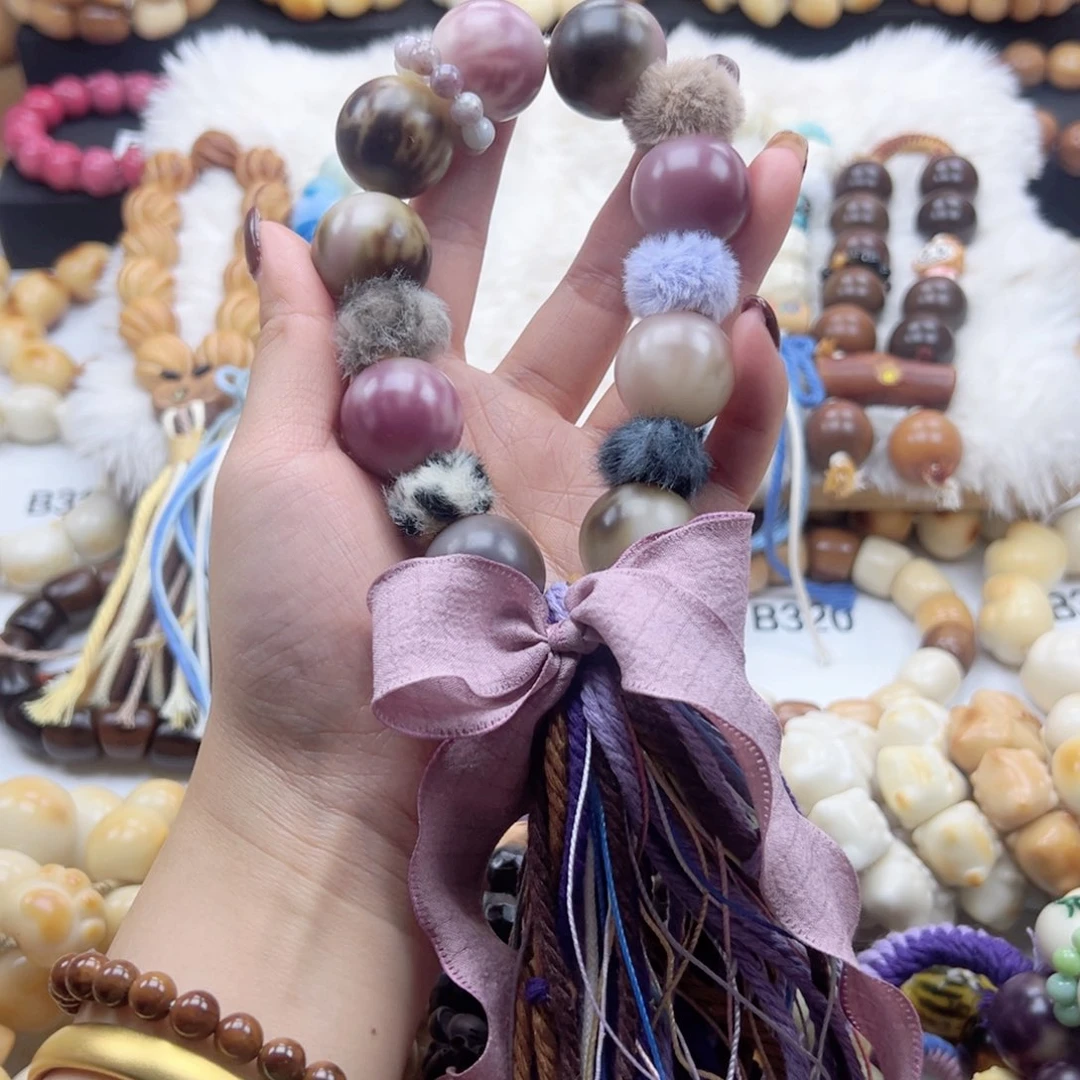 吊坠白玉菩提23卡干车干磨菩提手持微微瑕