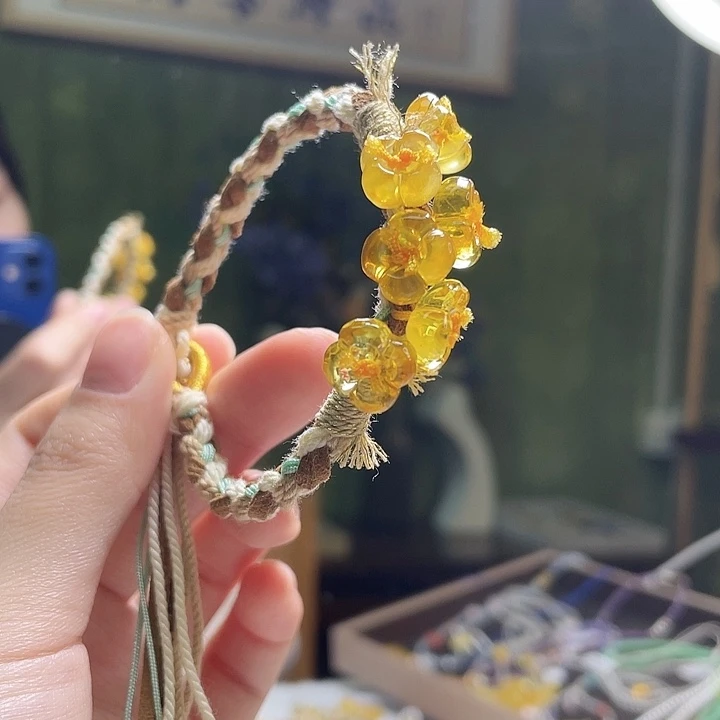 蜜蜡未镶嵌裸石手串