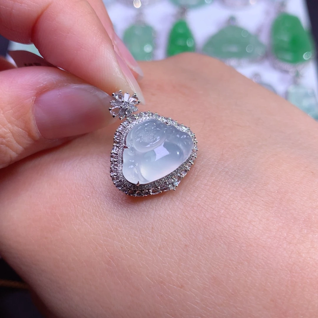 翡翠颈饰18K金镶嵌白冰起光起胶小佛公豪镶吊坠