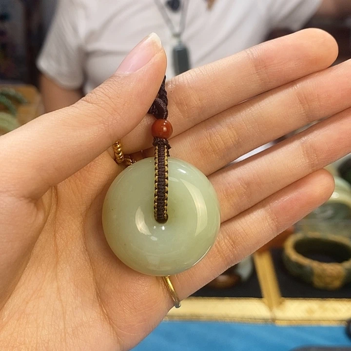 和田玉未镶嵌吊坠(不含链)