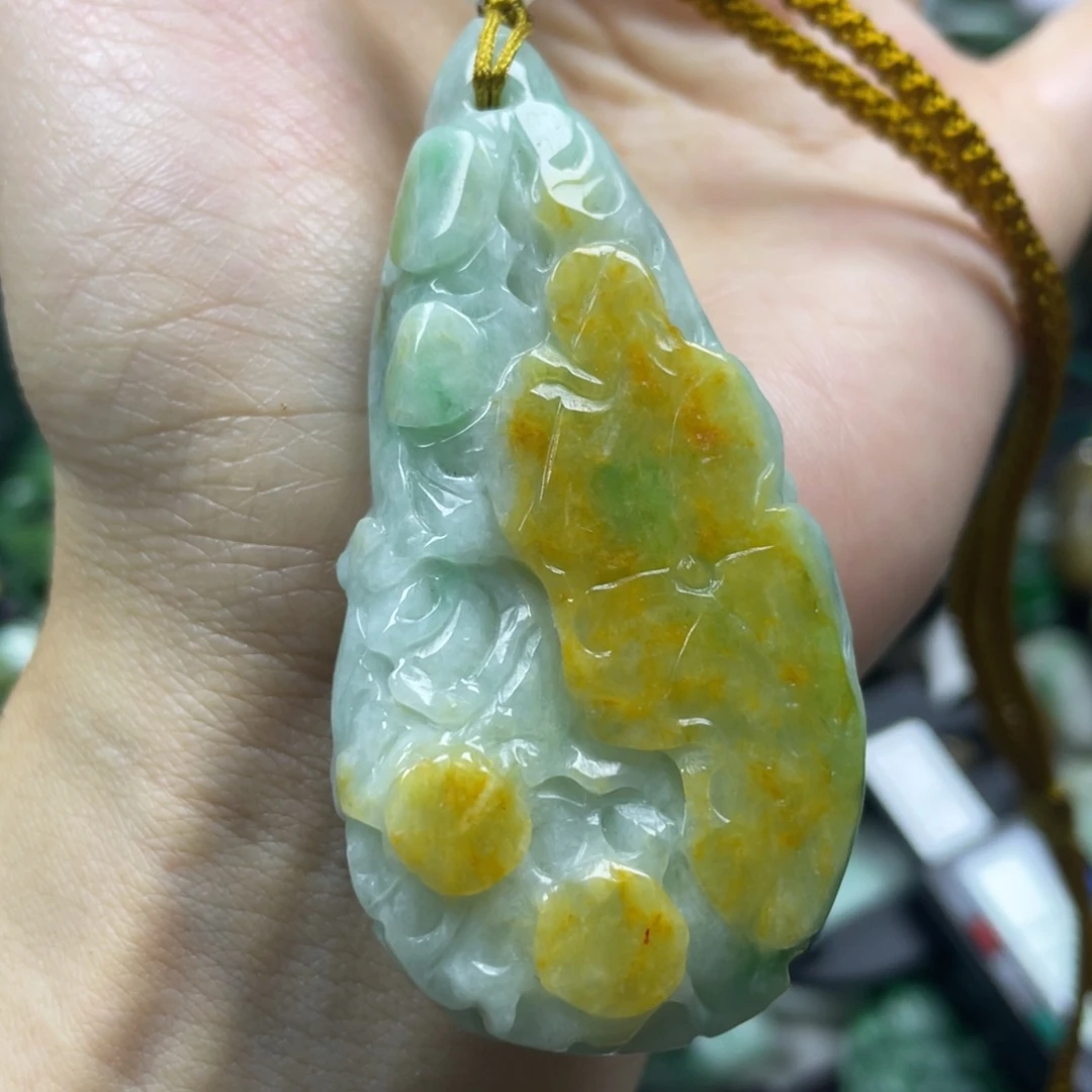 翡翠未镶嵌颈饰牌子