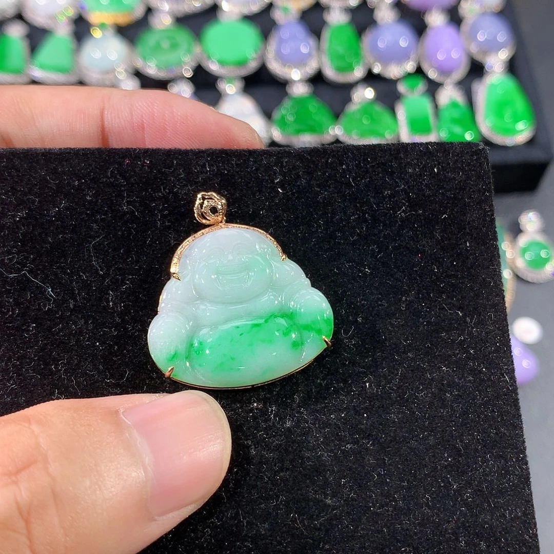 翡翠18K金镶嵌颈饰