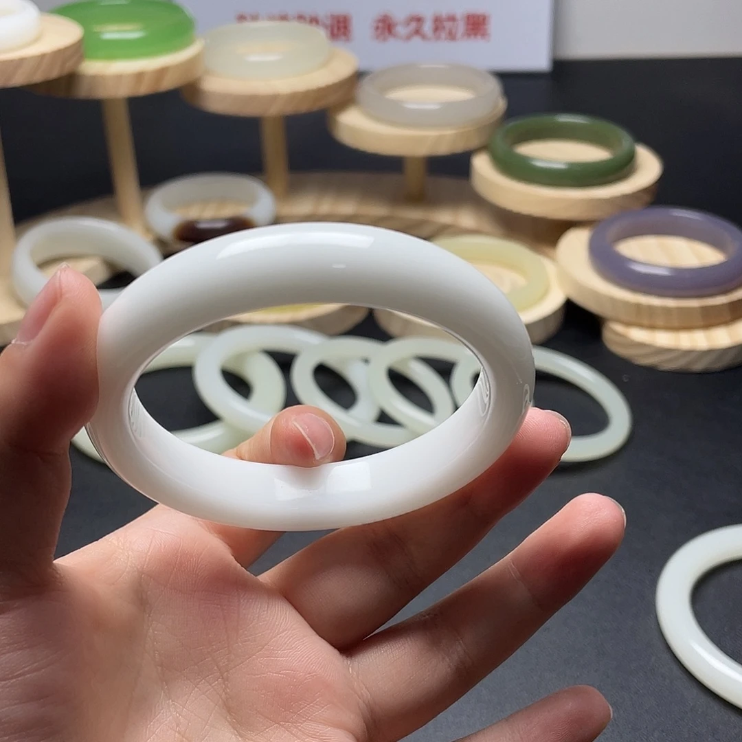 秋***秋57圈口正圈羊脂白手镯